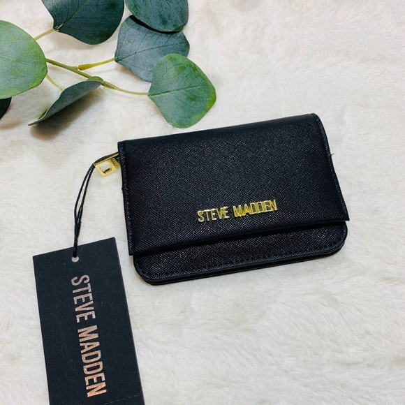 Steve Madden Handbags - Steve Madden Small Wallet